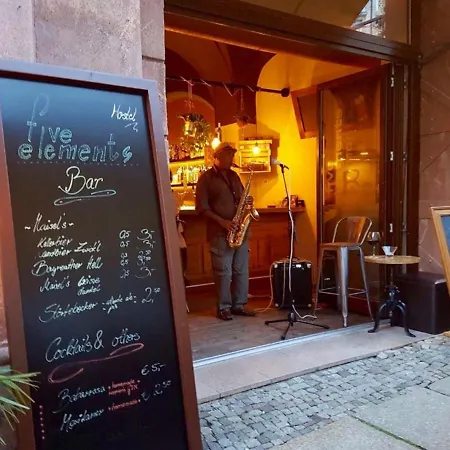 Five Elements Hostel *