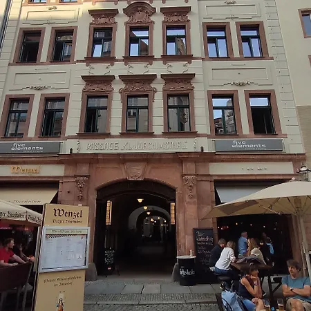 Kapszulahotel Five Elements & Capsules Lipcse