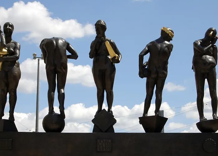 Five Elements & Capsules بيت شباب لبسيا