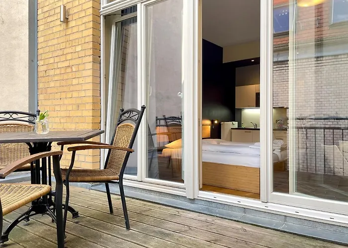 Five Elements & Capsules بيت شباب لبسيا