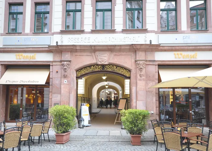 بيت شباب Five Elements & Capsules لبسيا