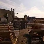 Five Elements & Capsules Hostel