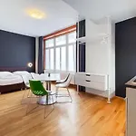 Hostel Five Elements & Capsules *