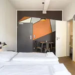 Five Elements & Capsules Hostel Lipsko