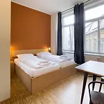 Five Elements & Capsules Hostel *