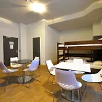 Five Elements & Capsules Hostel *
