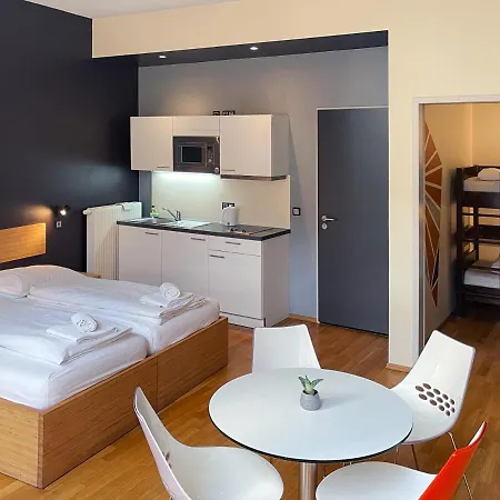 Albergue Five Elements & Capsules