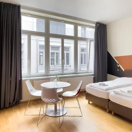 Five Elements & Capsules * Leipzig