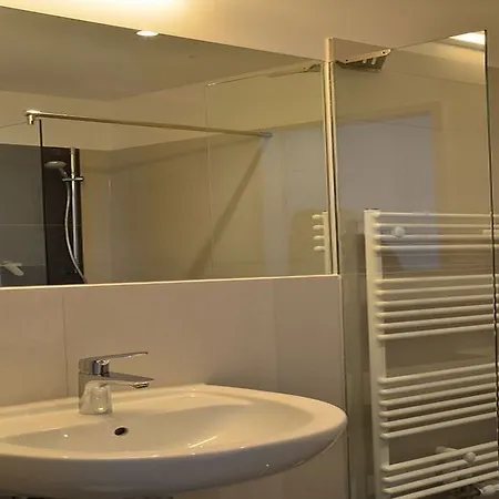 Hostel Five Elements & Capsules *