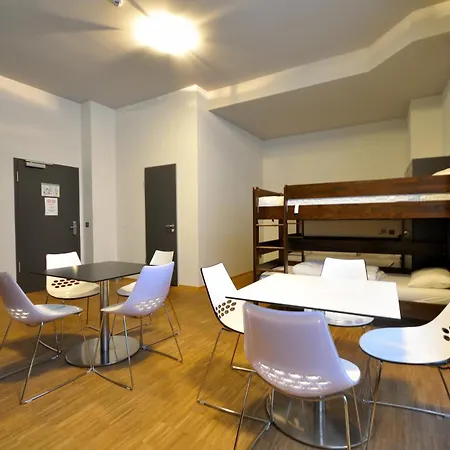 Five Elements & Capsules Hostel *