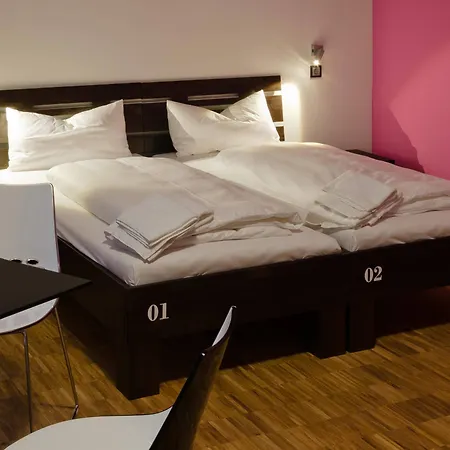 Five Elements & Capsules * Leipzig