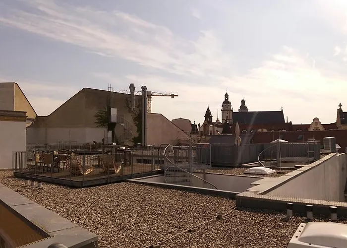 Ostello Five Elements & Capsules