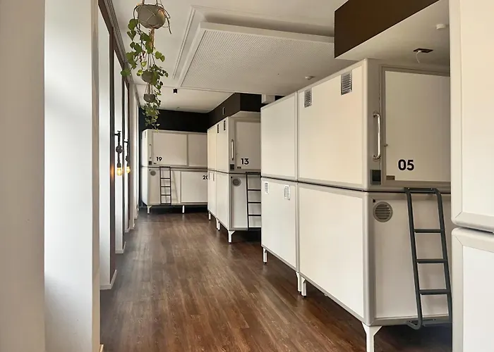 Hostel Five Elements & Capsules Lipsko