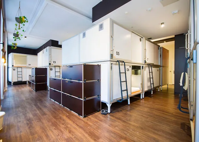 Hostel Five Elements & Capsules *