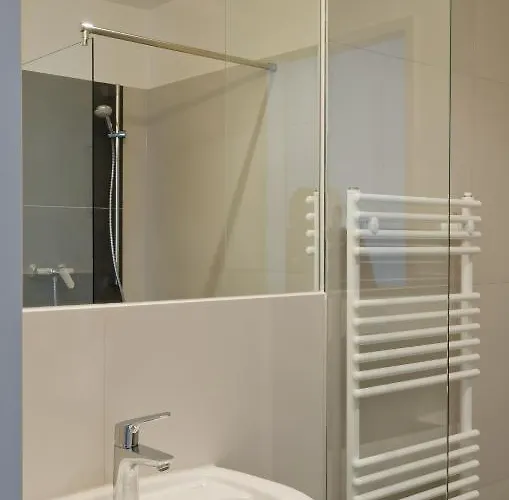 Five Elements & Capsules Lipsia